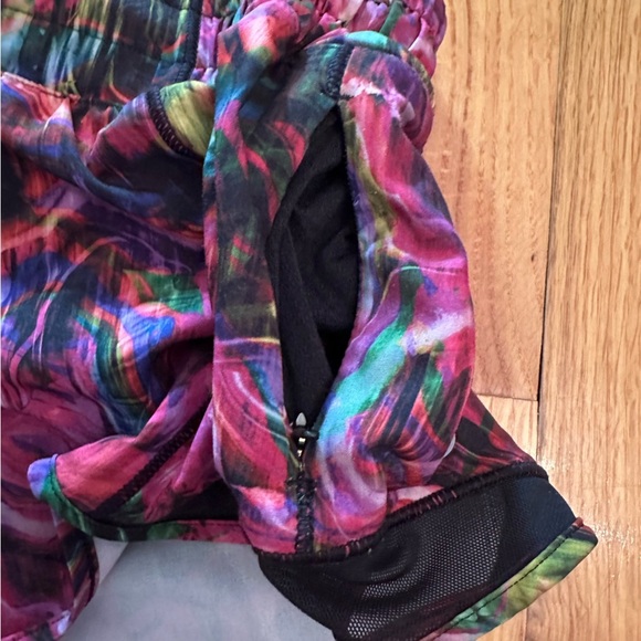 LULULEMON HOTTY HOT LR SHORT *LINED Hyper Flow Pink Multi SIZE-4 (z) - Picture 9 of 14